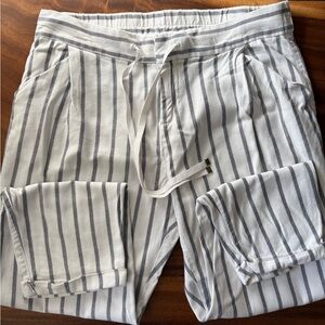 Old Navy White Capris with Vertical Gray Stripes
